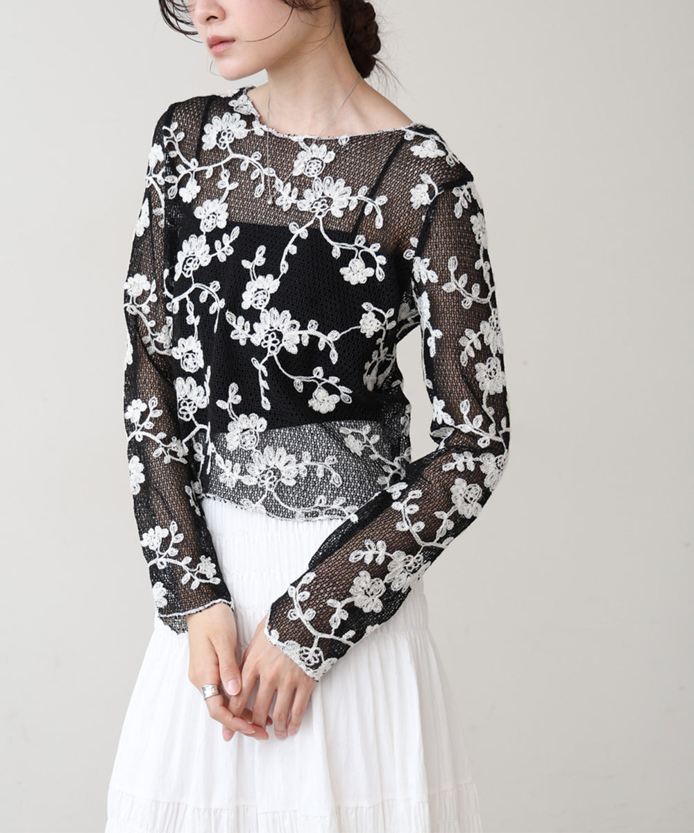 刺繍透かし編みトップス