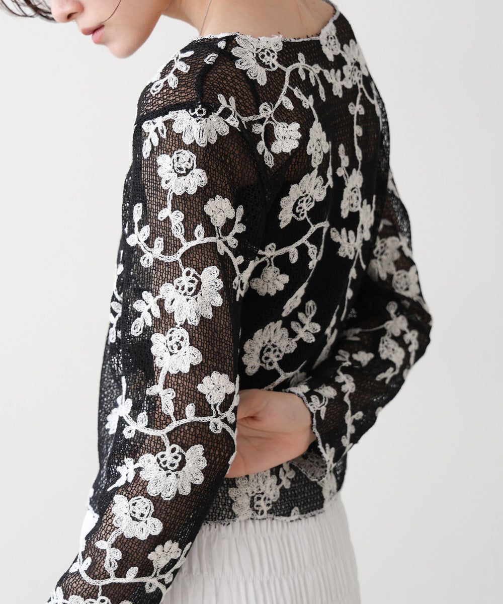 刺繍透かし編みトップス