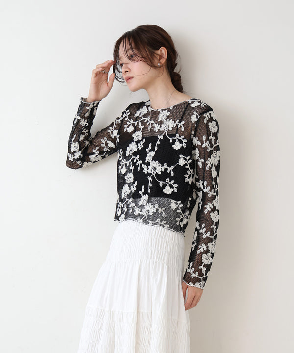 刺繍透かし編みトップス