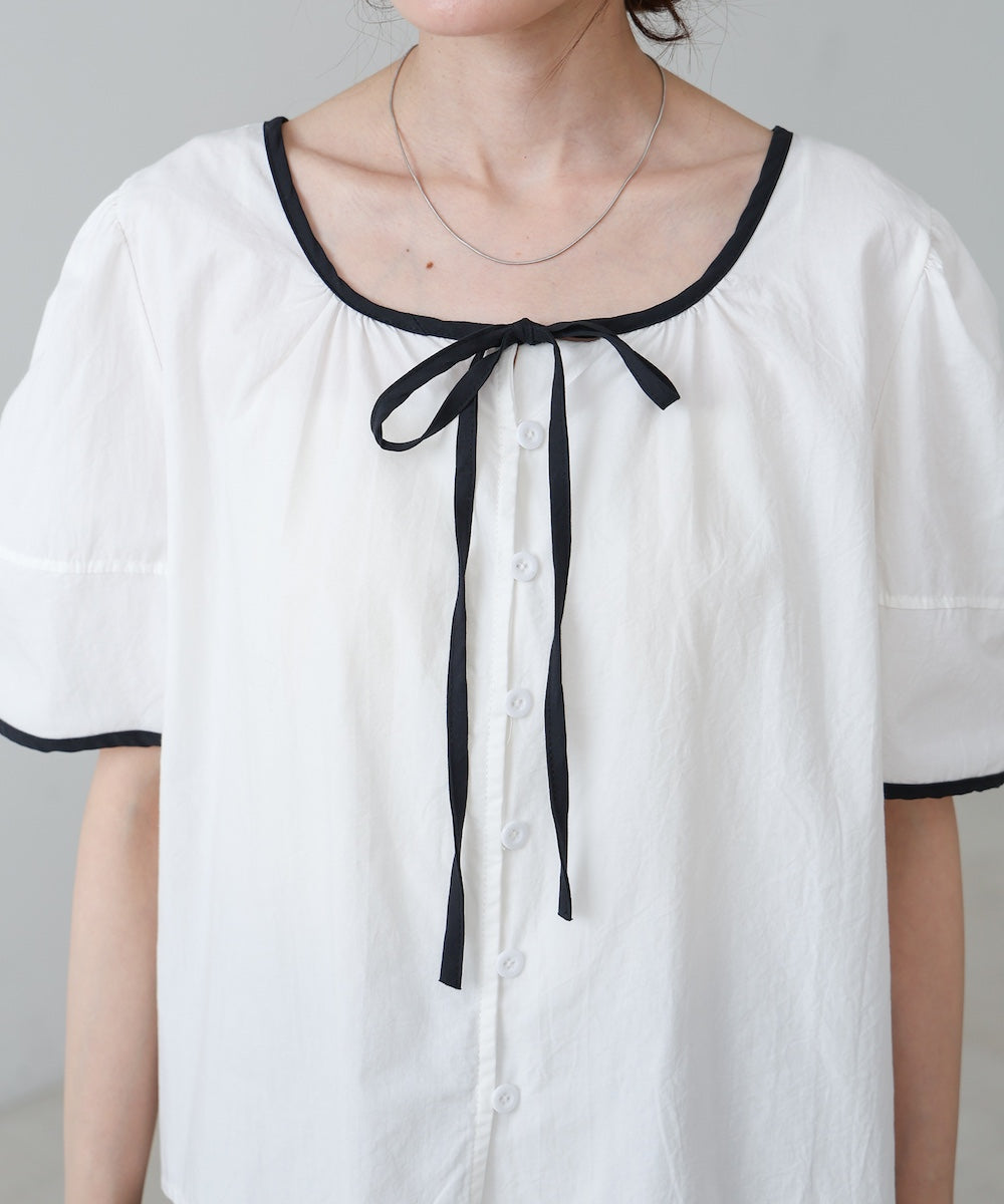 パイピングリボンブラウス