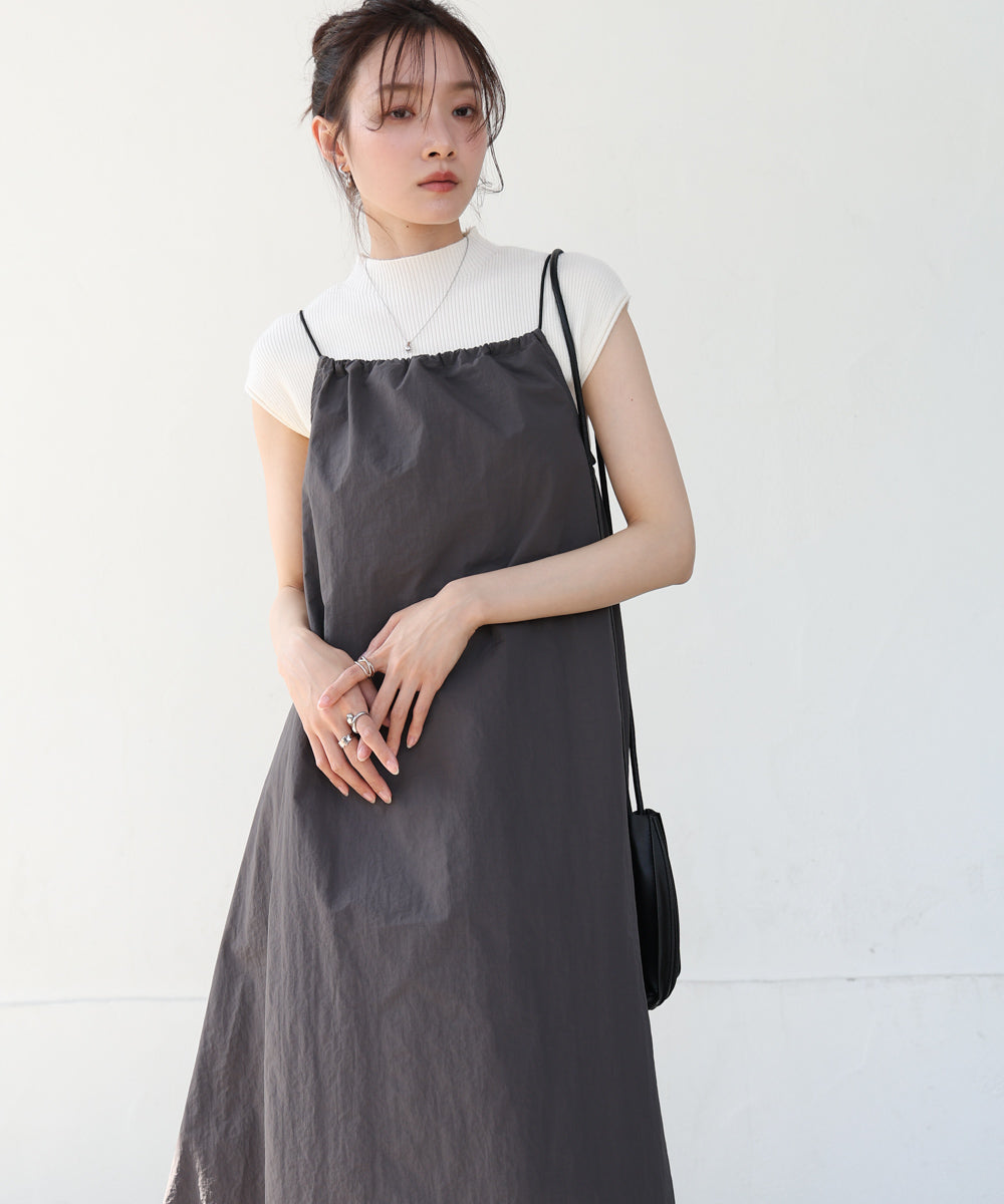 ストラップデザインキャミワンピース