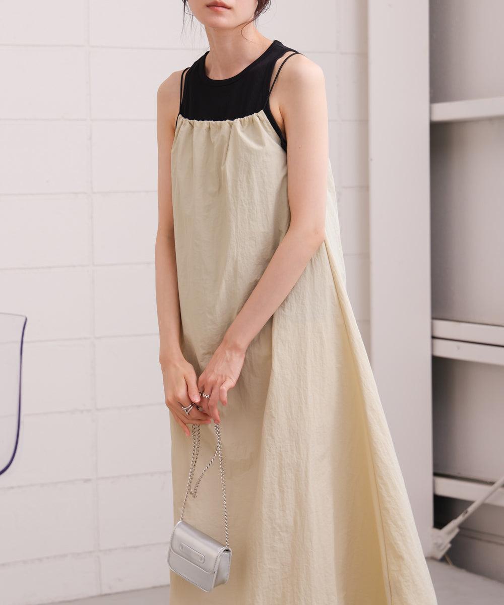 ストラップデザインキャミワンピース