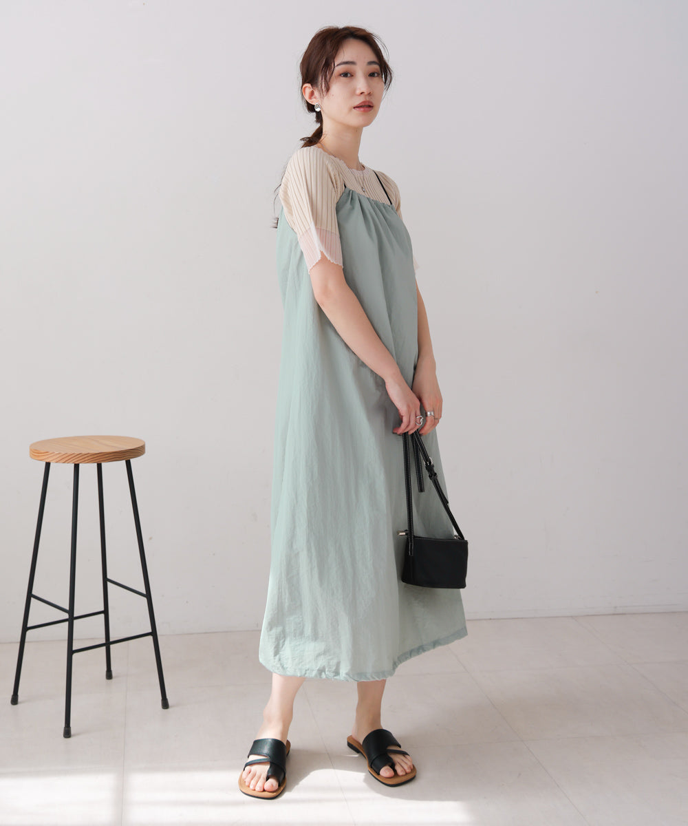 ストラップデザインキャミワンピース