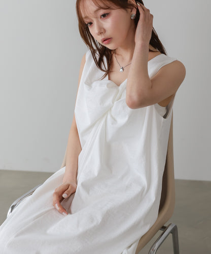フロントねじりワンピース