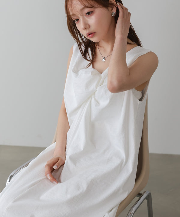 フロントねじりワンピース