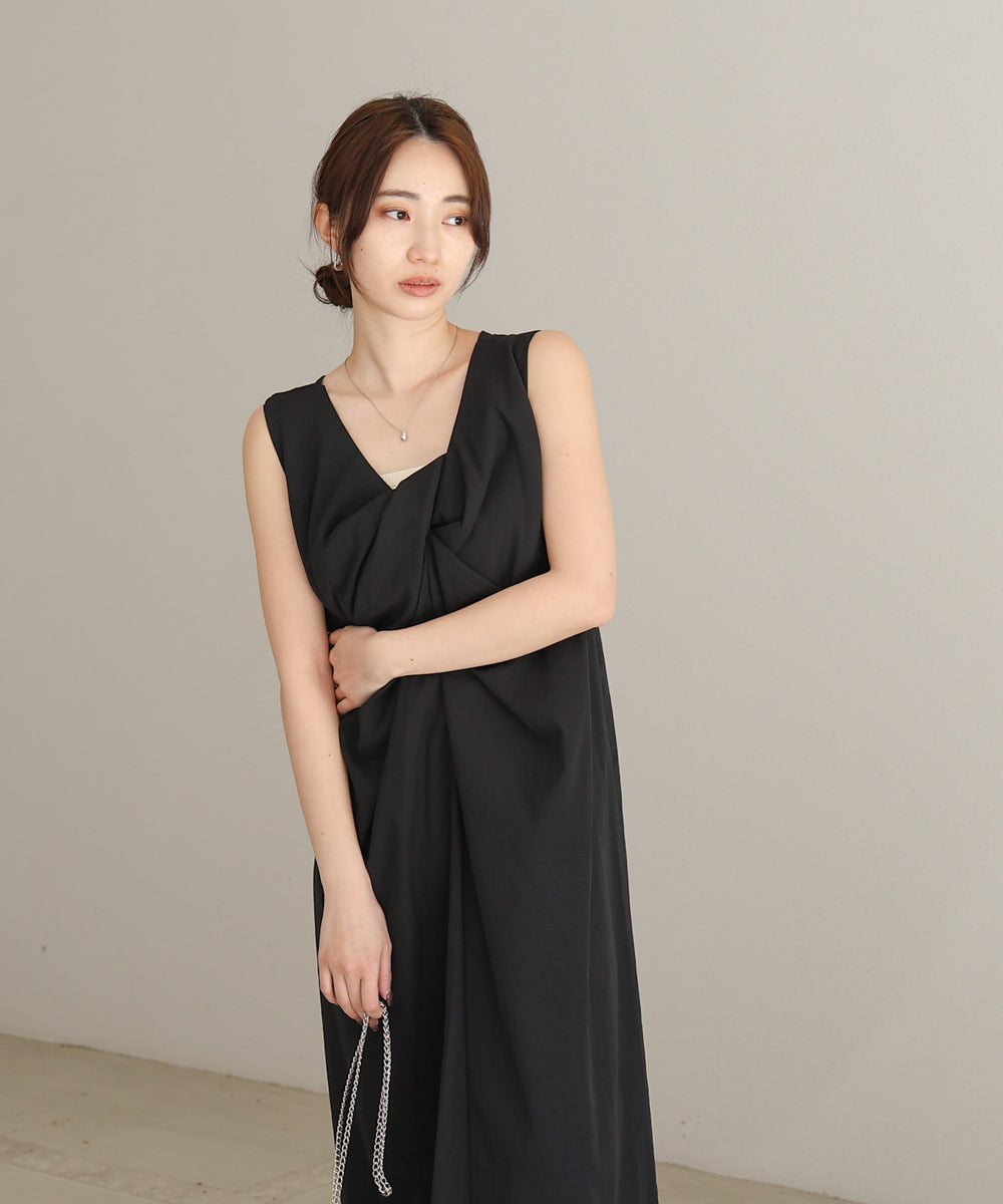 フロントねじりワンピース