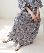 バルーン袖ミドル丈プリントワンピース