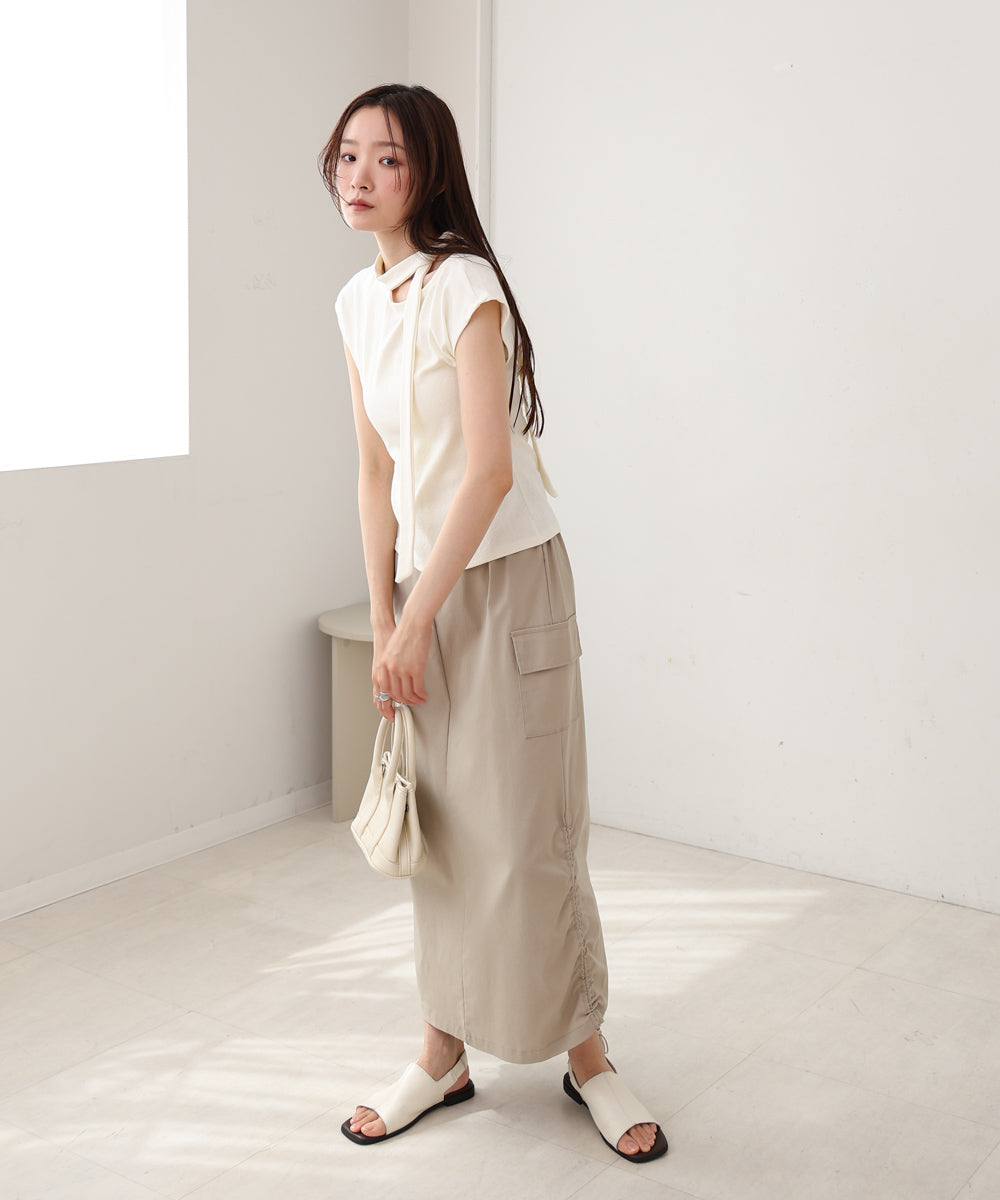 タイ付きコンパクトトップス