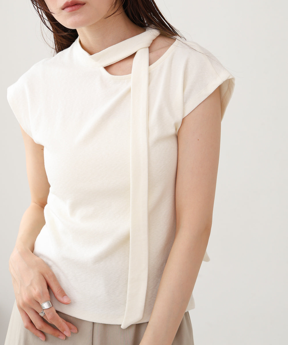 タイ付きコンパクトトップス