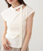 タイ付きコンパクトトップス