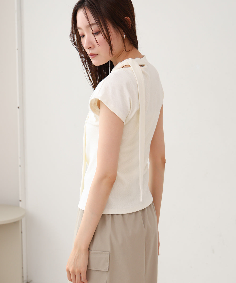 タイ付きコンパクトトップス