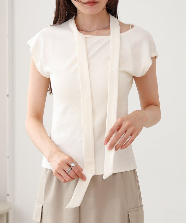 タイ付きコンパクトトップス