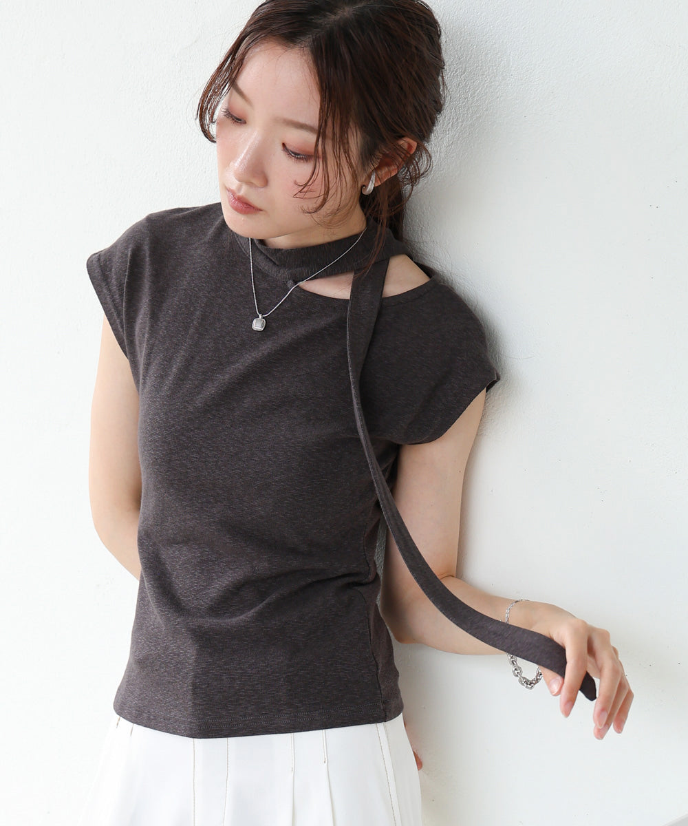 タイ付きコンパクトトップス