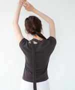 タイ付きコンパクトトップス