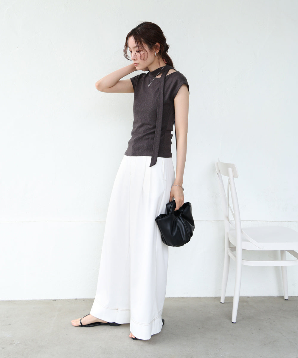 タイ付きコンパクトトップス