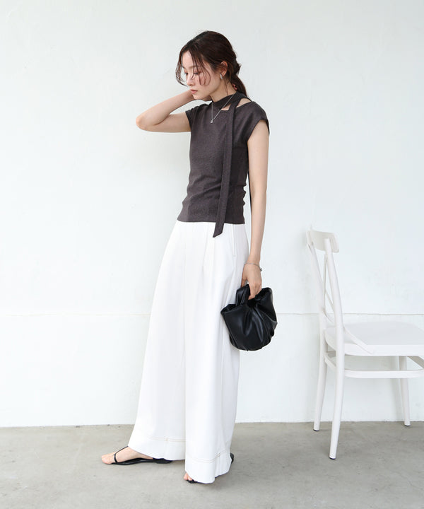 タイ付きコンパクトトップス