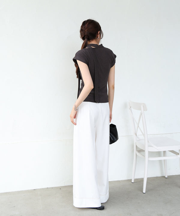 タイ付きコンパクトトップス