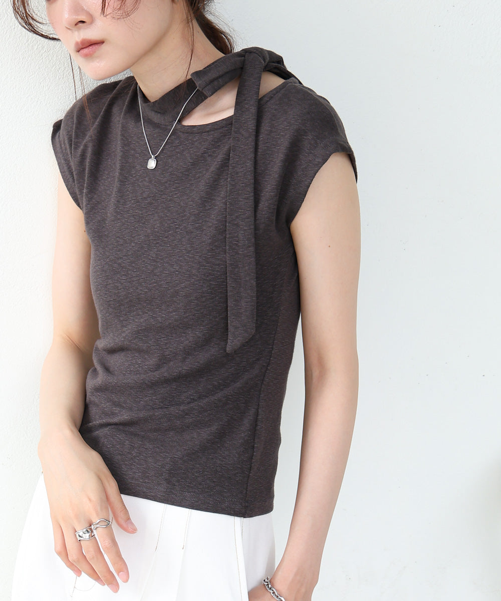 タイ付きコンパクトトップス