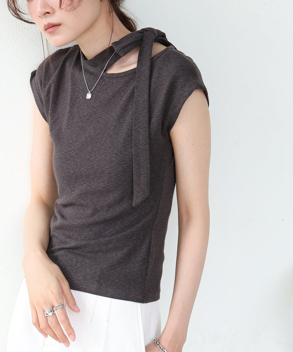 タイ付きコンパクトトップス