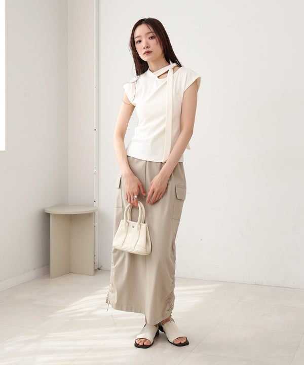 タイ付きコンパクトトップス