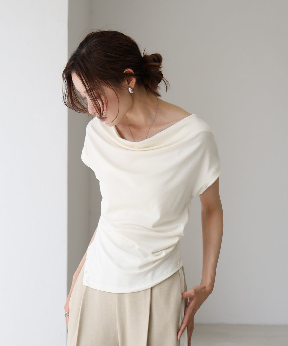 ドレープコンパクトトップス