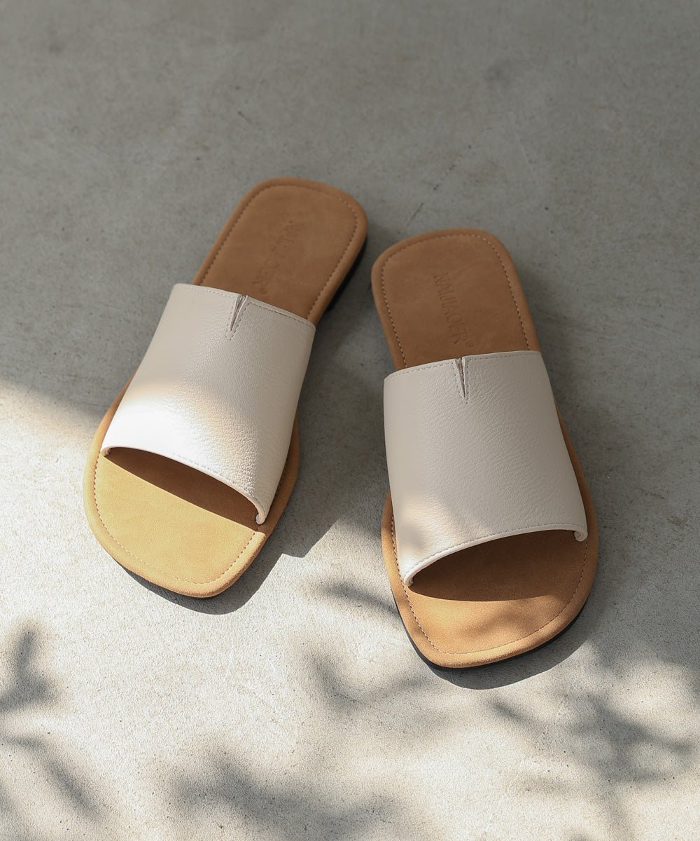 フラットワンベルサンダル