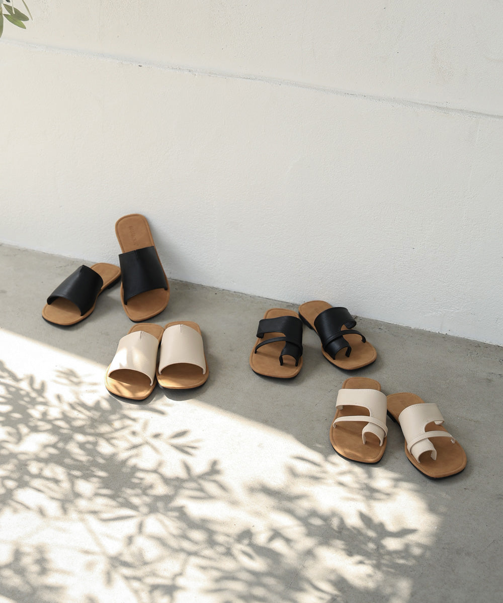 フラットワンベルサンダル