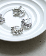 ランダムボールデザインピアス