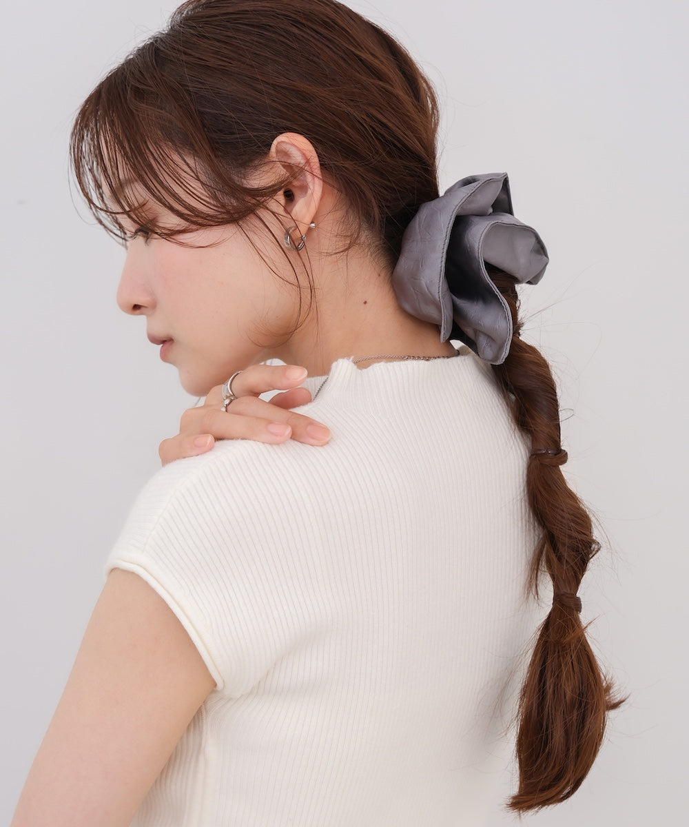 ボリュームリボン合皮スクエアシュシュ