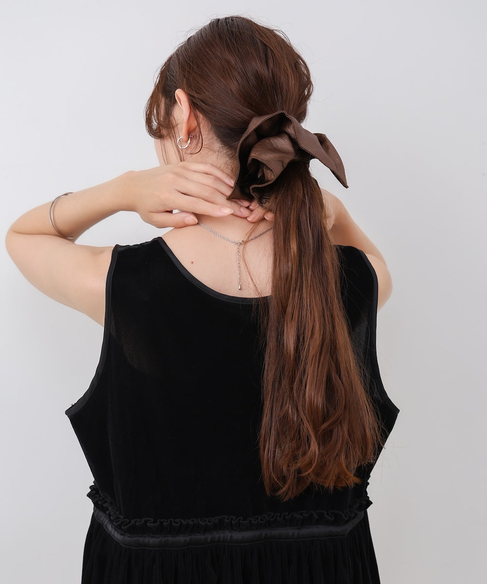 ボリュームリボン合皮スクエアシュシュ