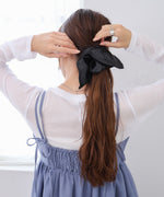 ボリュームリボン合皮スクエアシュシュ