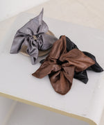 ボリュームリボン合皮スクエアシュシュ