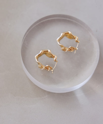 ニュアンスネジリフープピアス