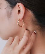 ニュアンスネジリフープピアス