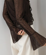 シアーフリルブラウス