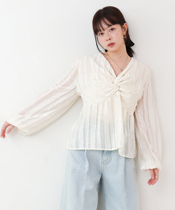 フロントねじりシャギーブラウス