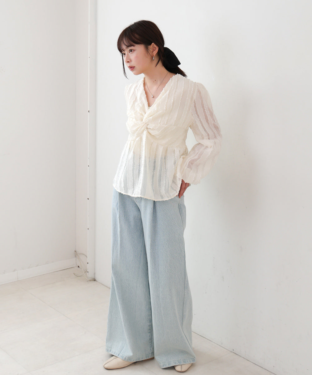 フロントねじりシャギーブラウス