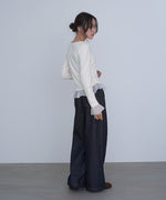 裾フリルヘンリーネックカットソー