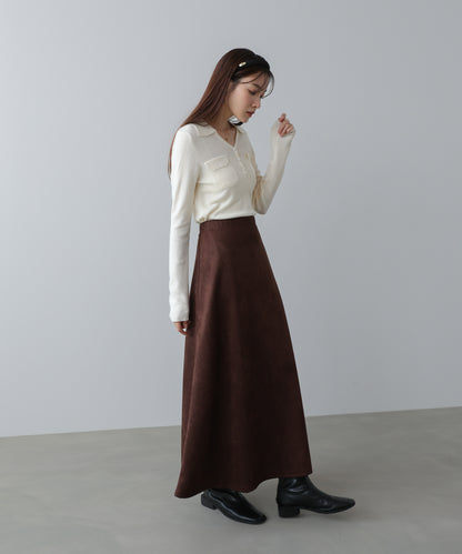 くるみボタンポロニット