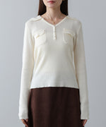 くるみボタンポロニット