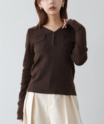 くるみボタンポロニット