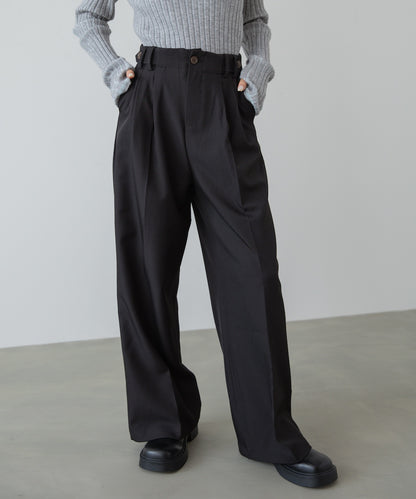 ツータックパンツ