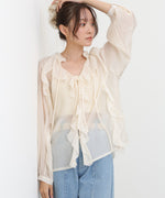 フリルブラウス