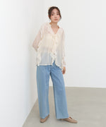 フリルブラウス