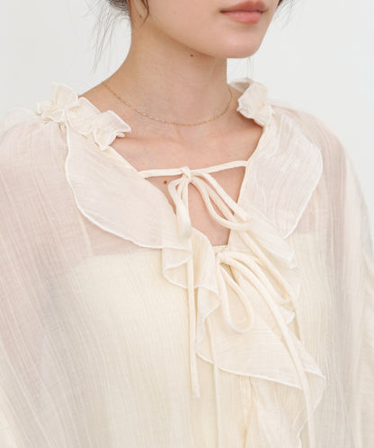 フリルブラウス