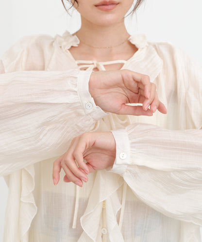 フリルブラウス