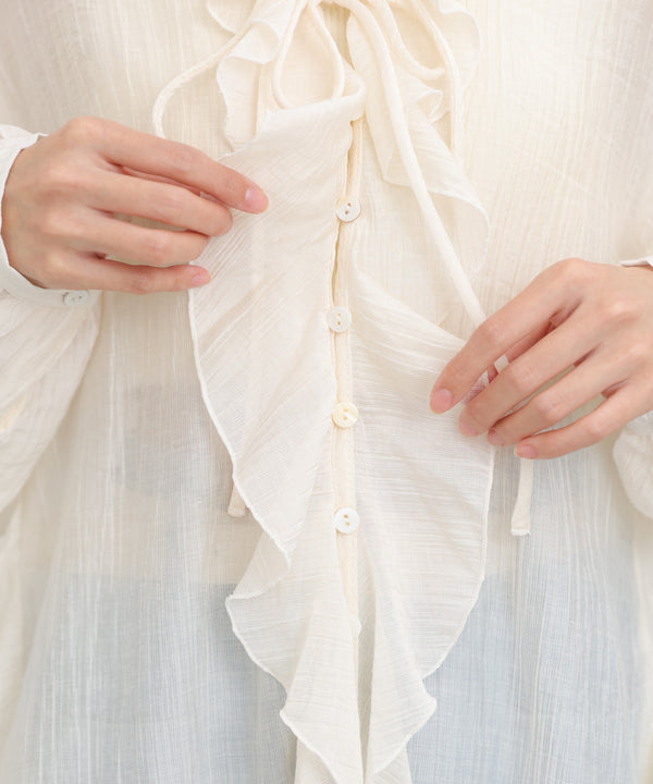 フリルブラウス