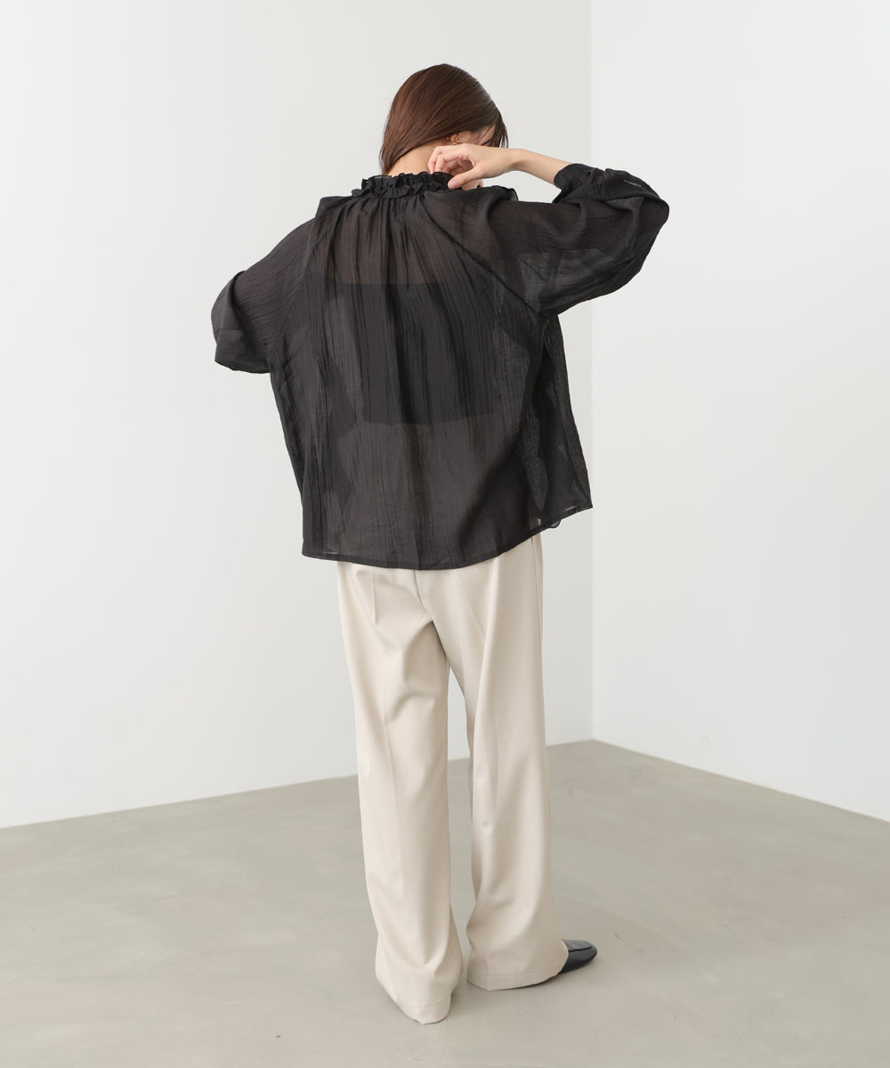 フリルブラウス