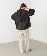 フリルブラウス