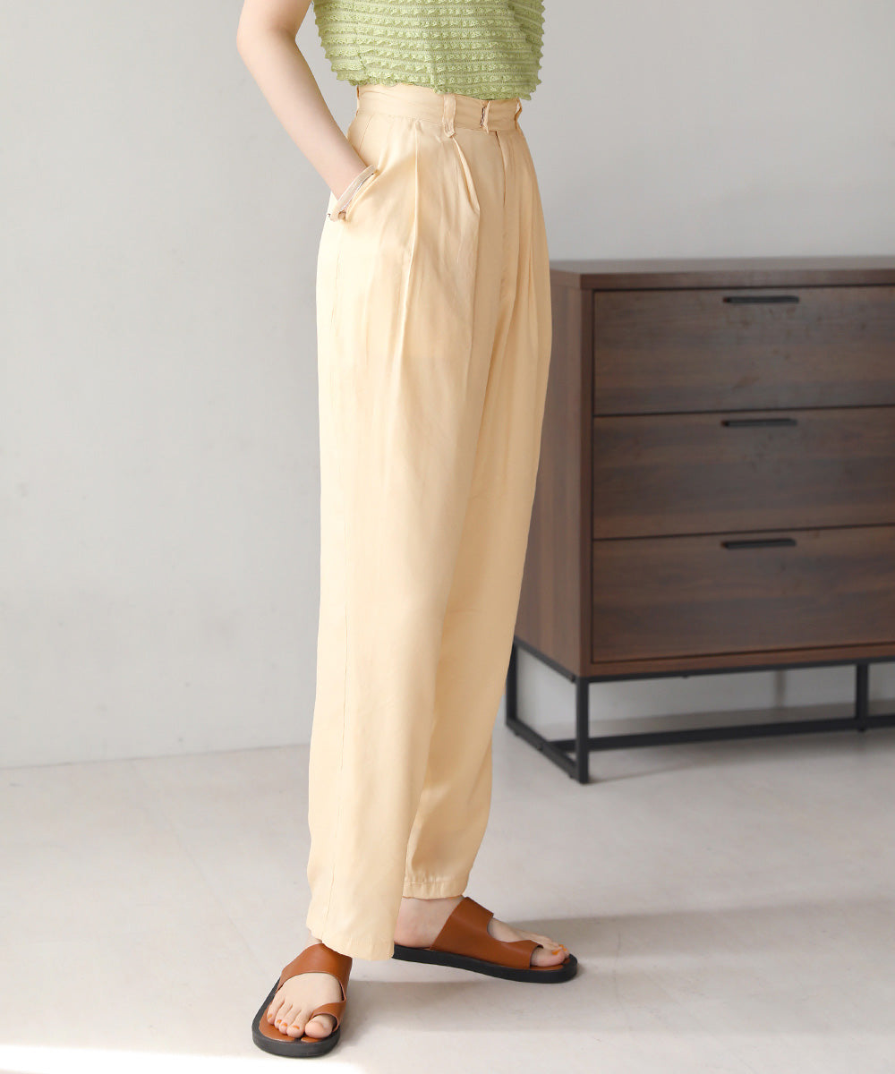 TWO-TUCK SATIN TAPERED PANTS